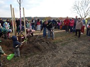 100.výročí vzniku Československé republiky - výsadba stromů Alej republiky na Vlkavě